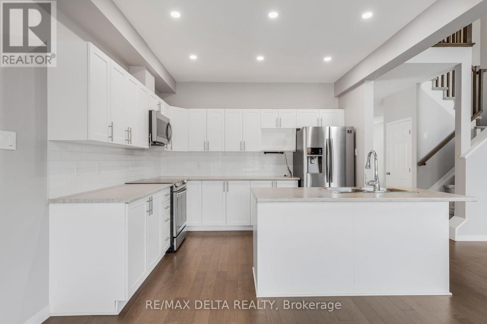 196 Onyx Crescent