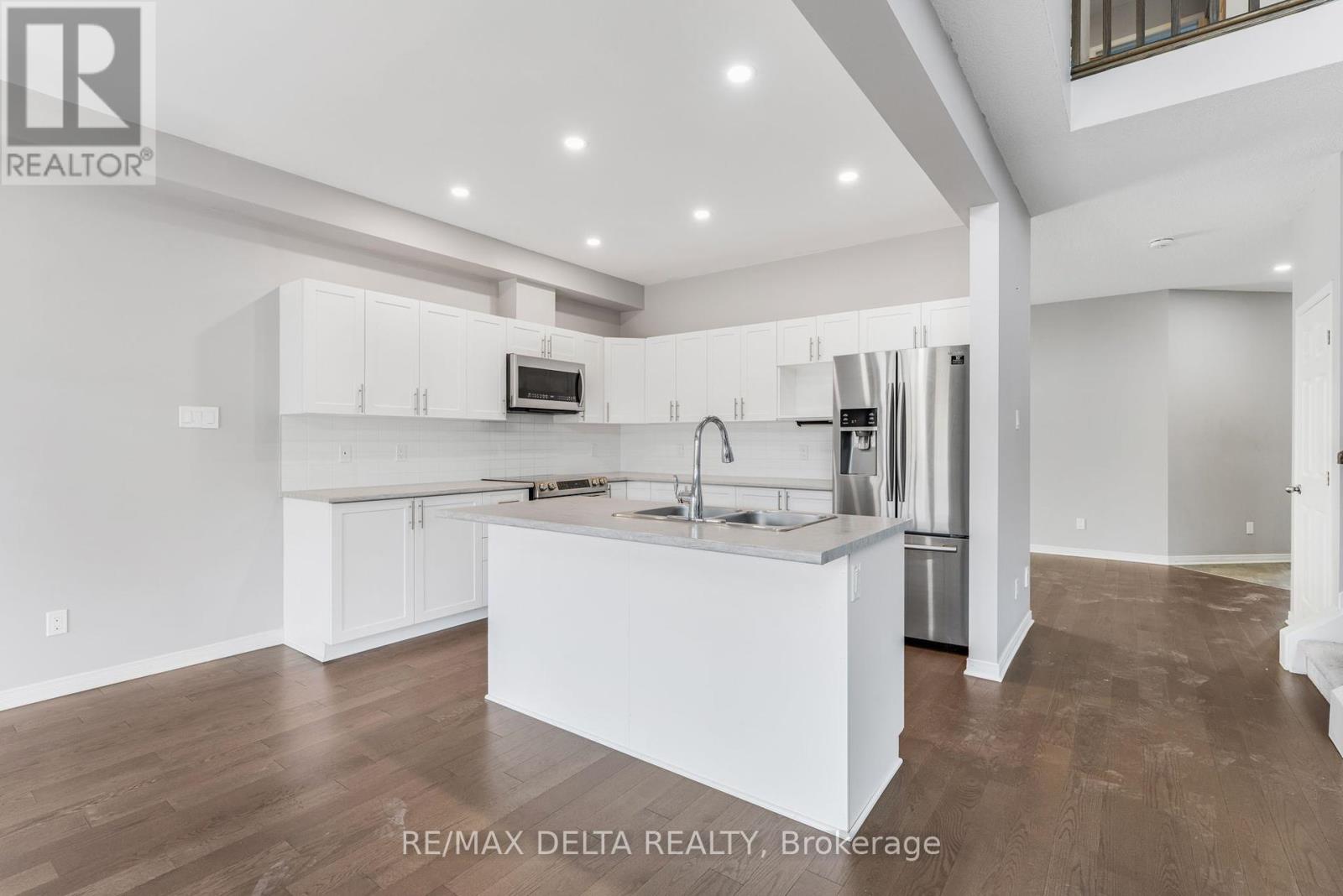 196 Onyx Crescent