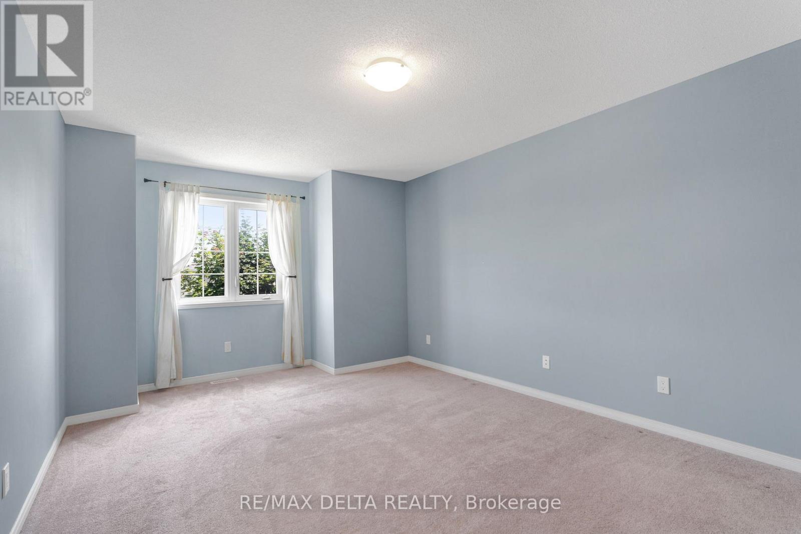 196 Onyx Crescent