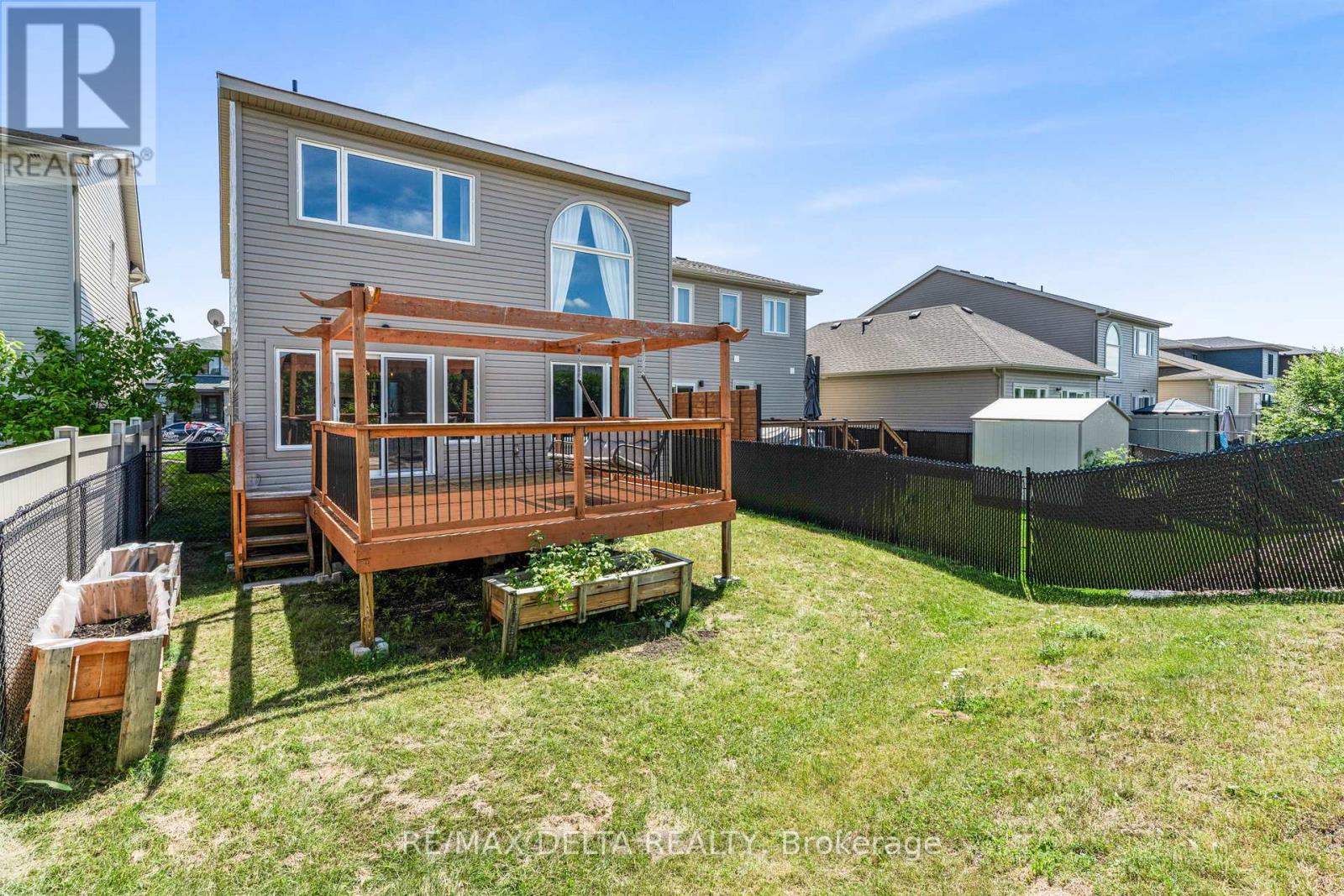 196 Onyx Crescent