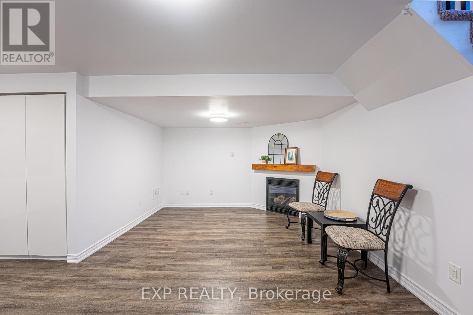 137 Hawkeswood Drive