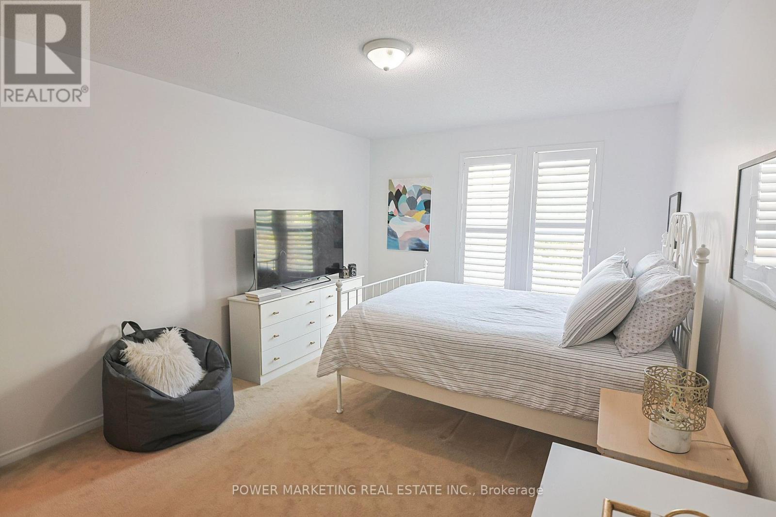124 Strathcarron Crescent