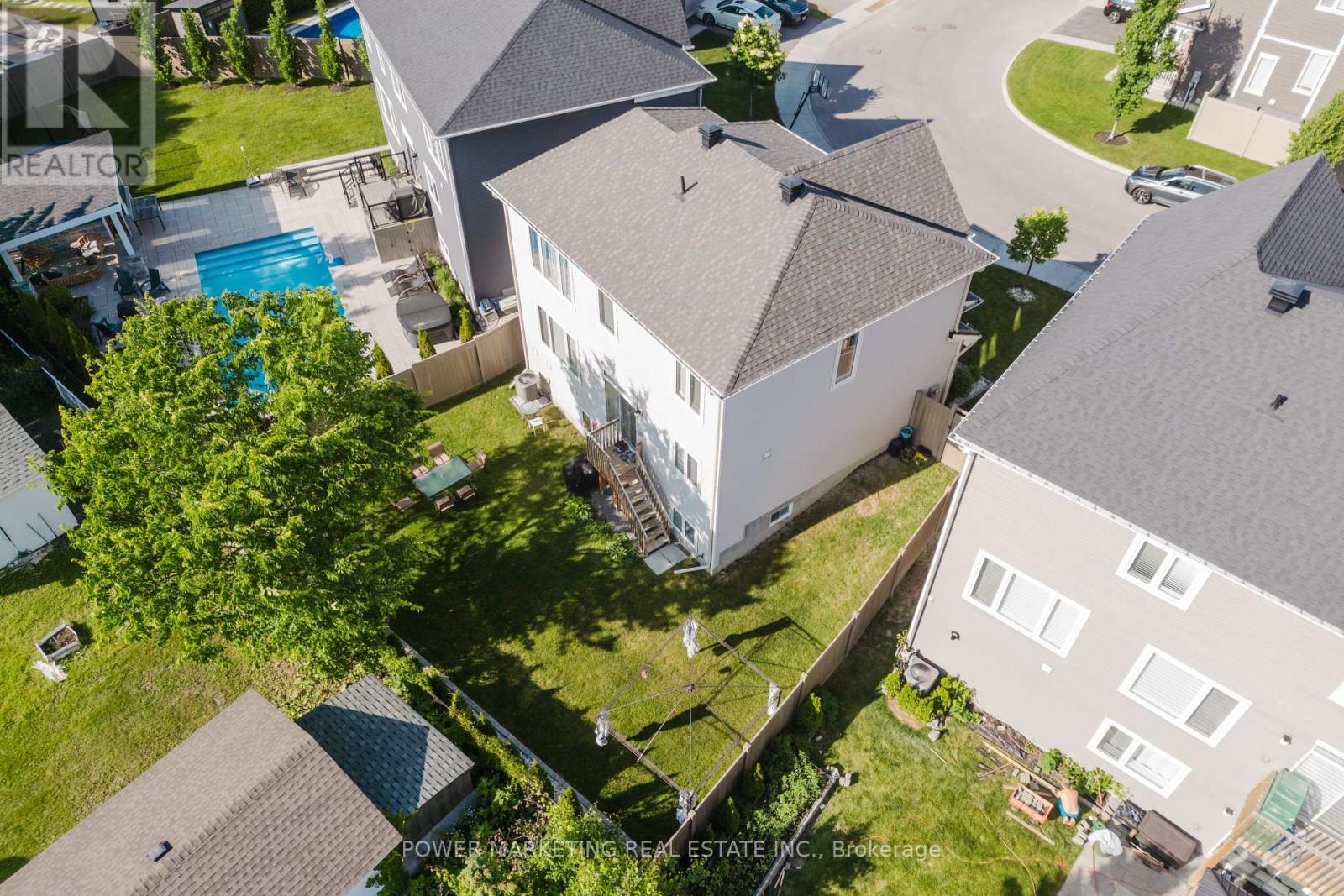 526 Ponthieu Circle