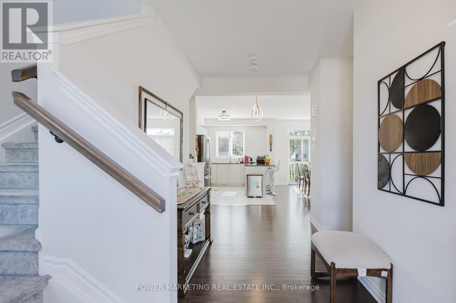 526 Ponthieu Circle