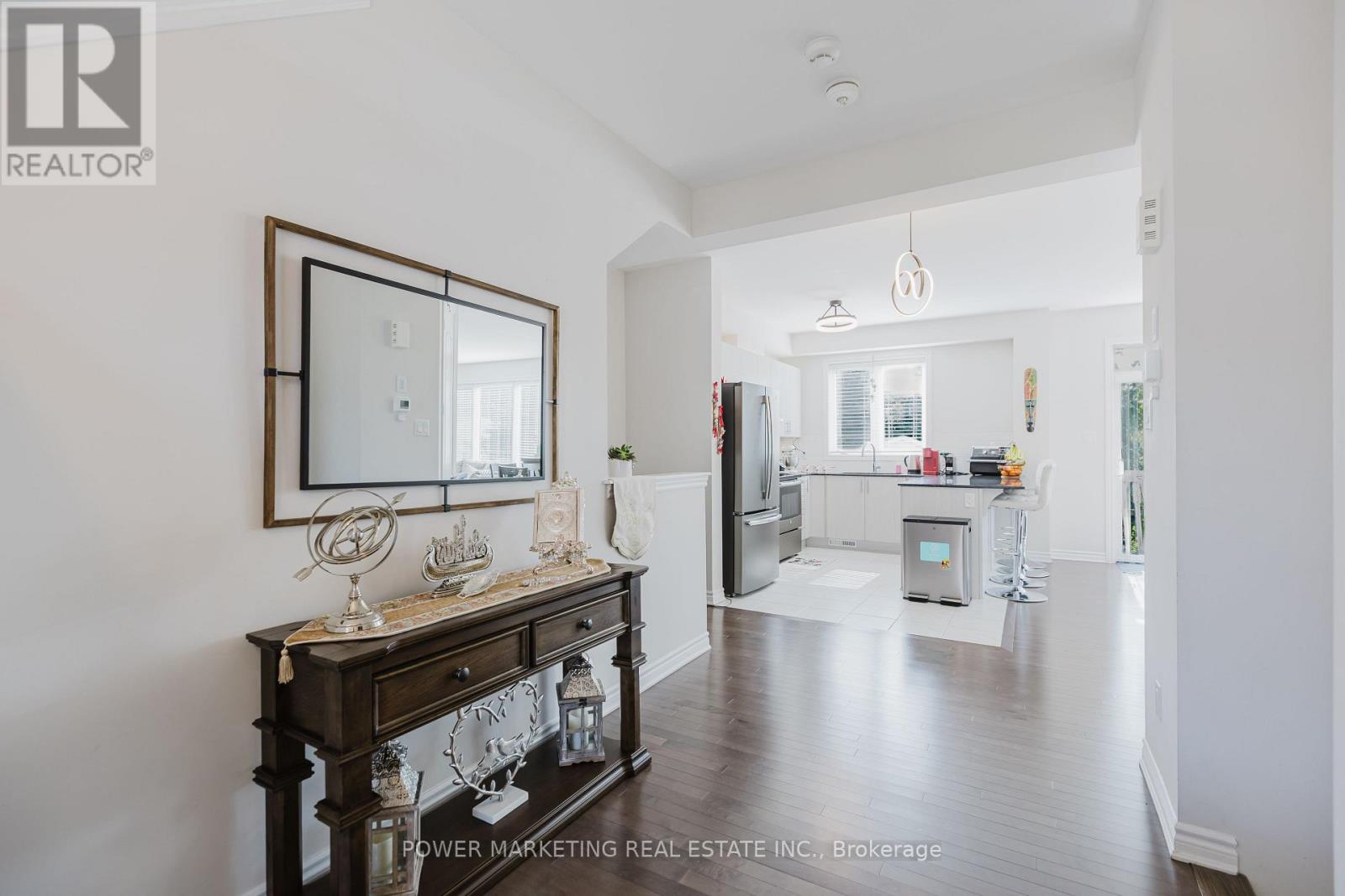 526 Ponthieu Circle