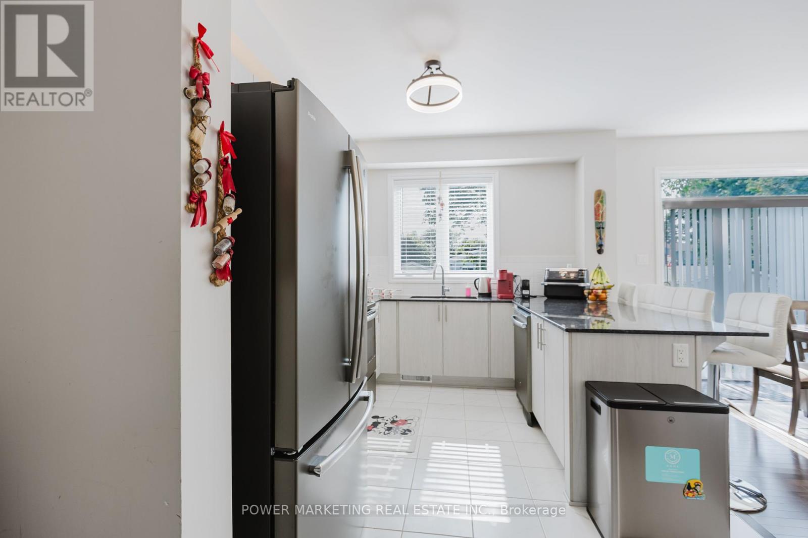 526 Ponthieu Circle