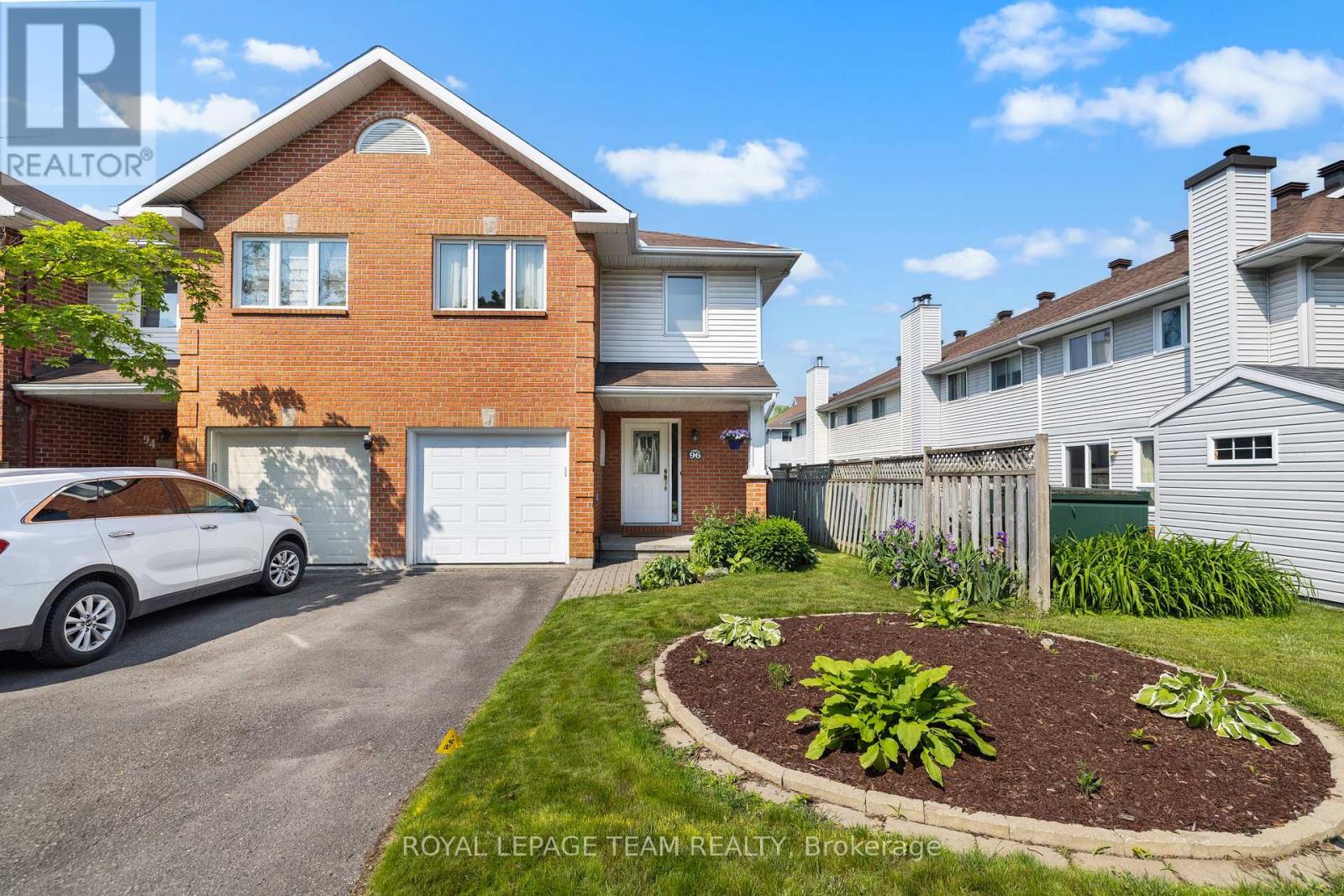 96 Royal Oak Court