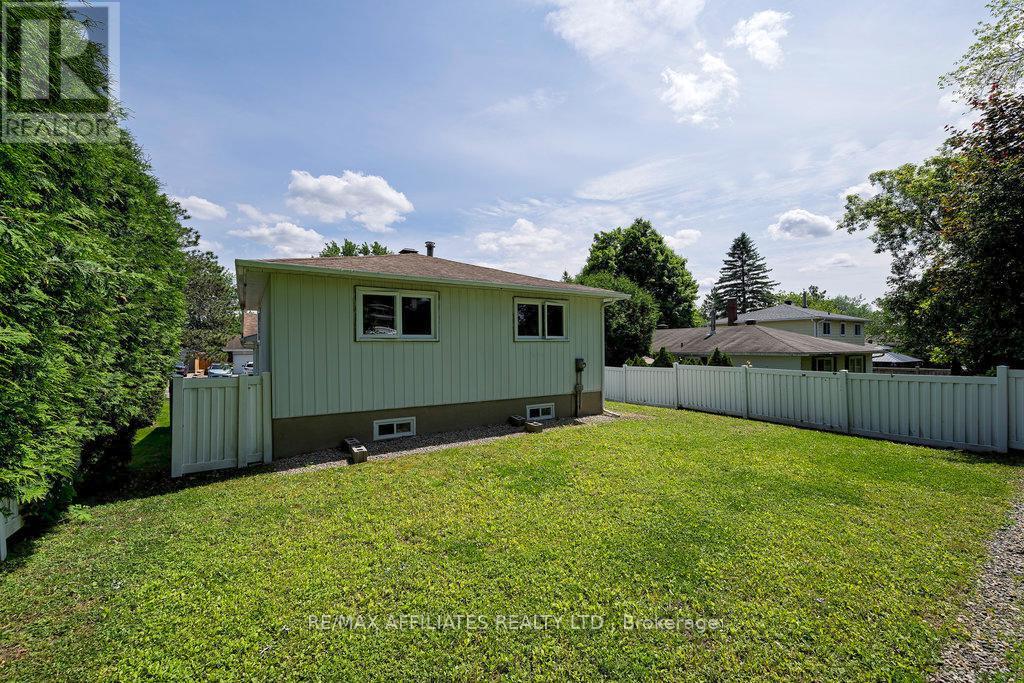 22 Red Maple Crescent