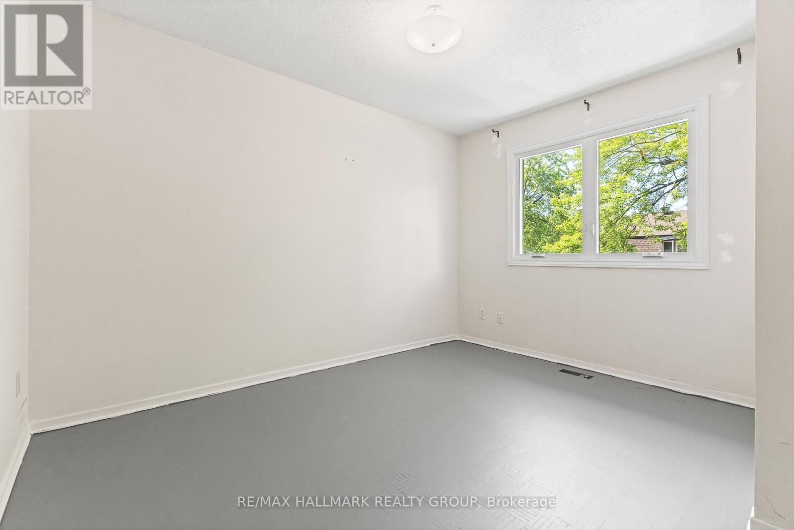 55 River Garden Private