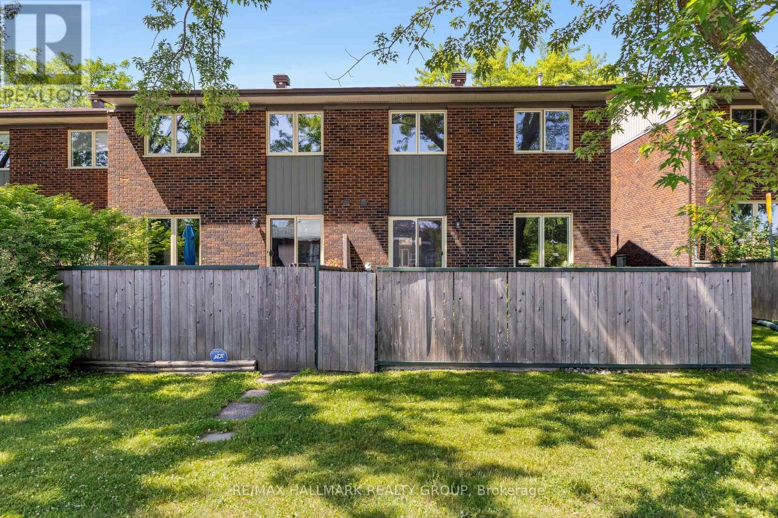 55 River Garden Private