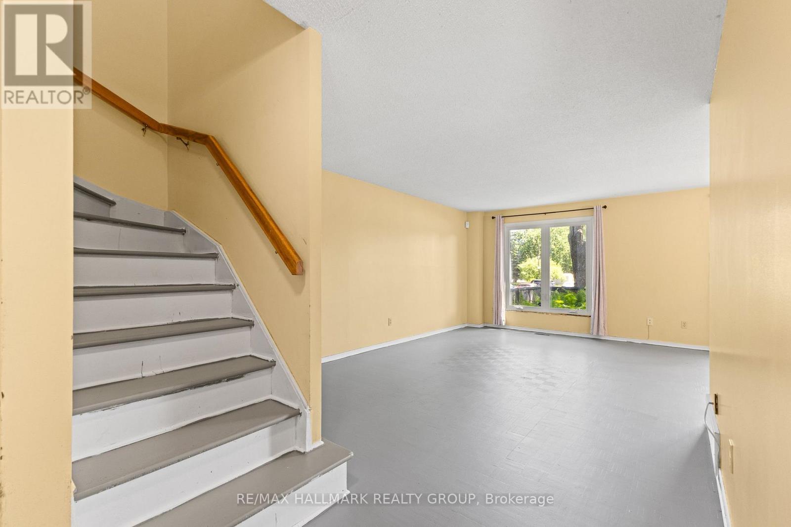 55 River Garden Private