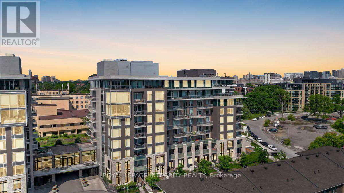 403 - 570 De Mazenod Avenue