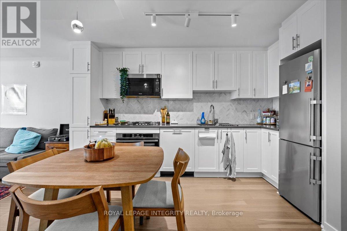 403 - 570 De Mazenod Avenue