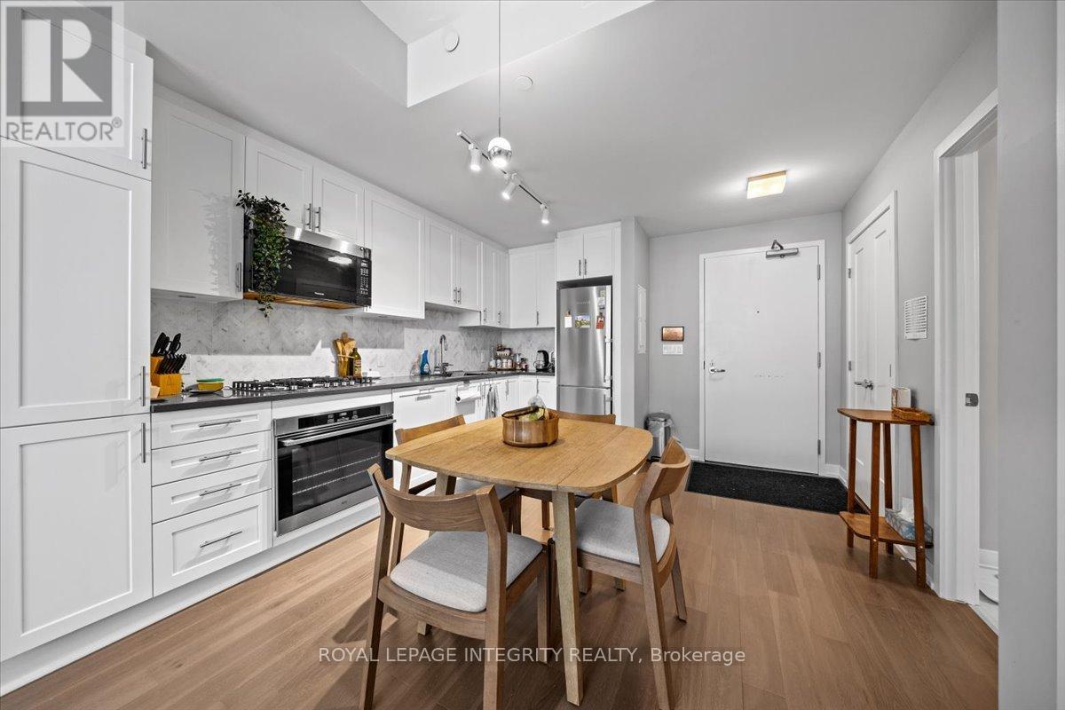 403 - 570 De Mazenod Avenue