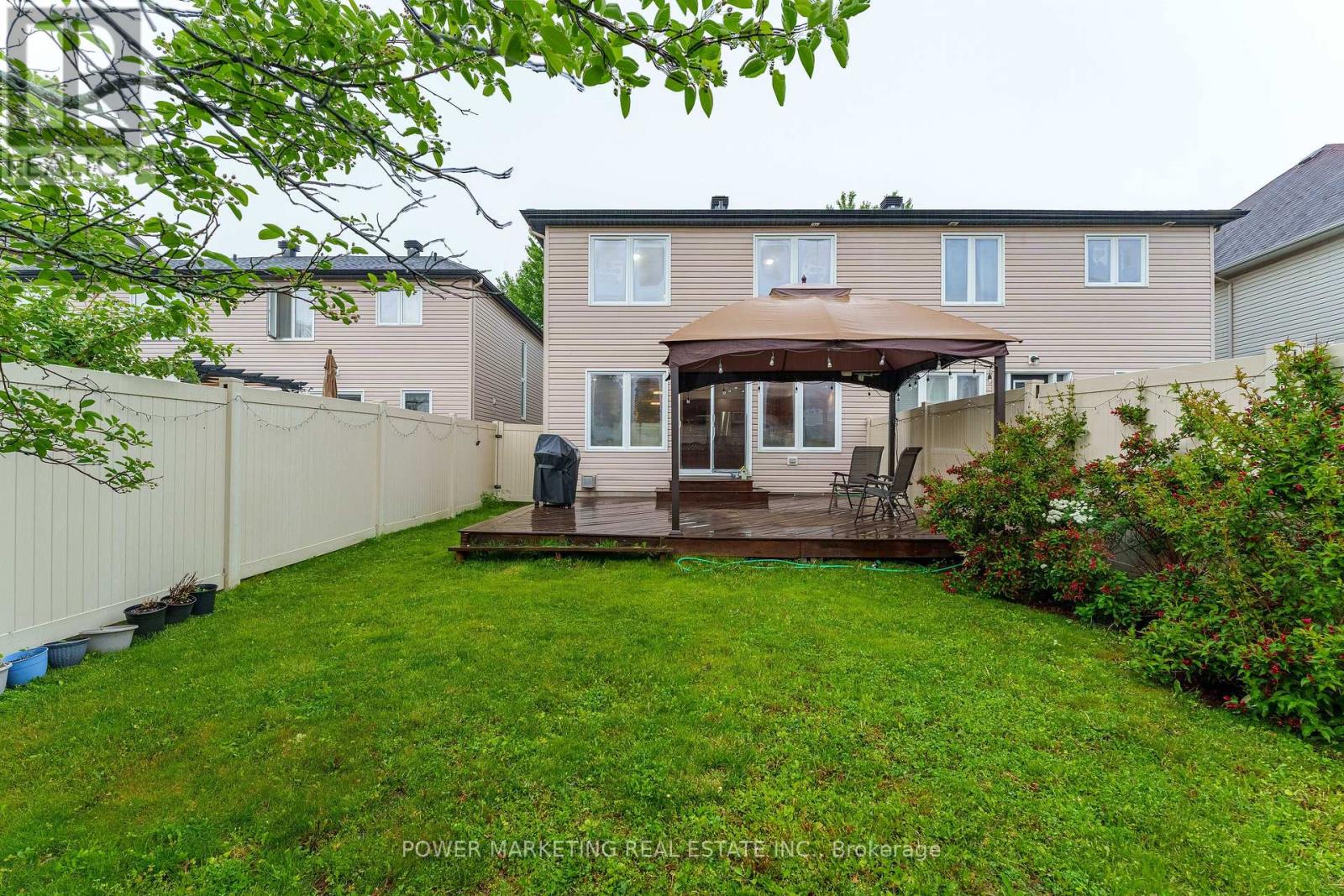 118 Furness Way