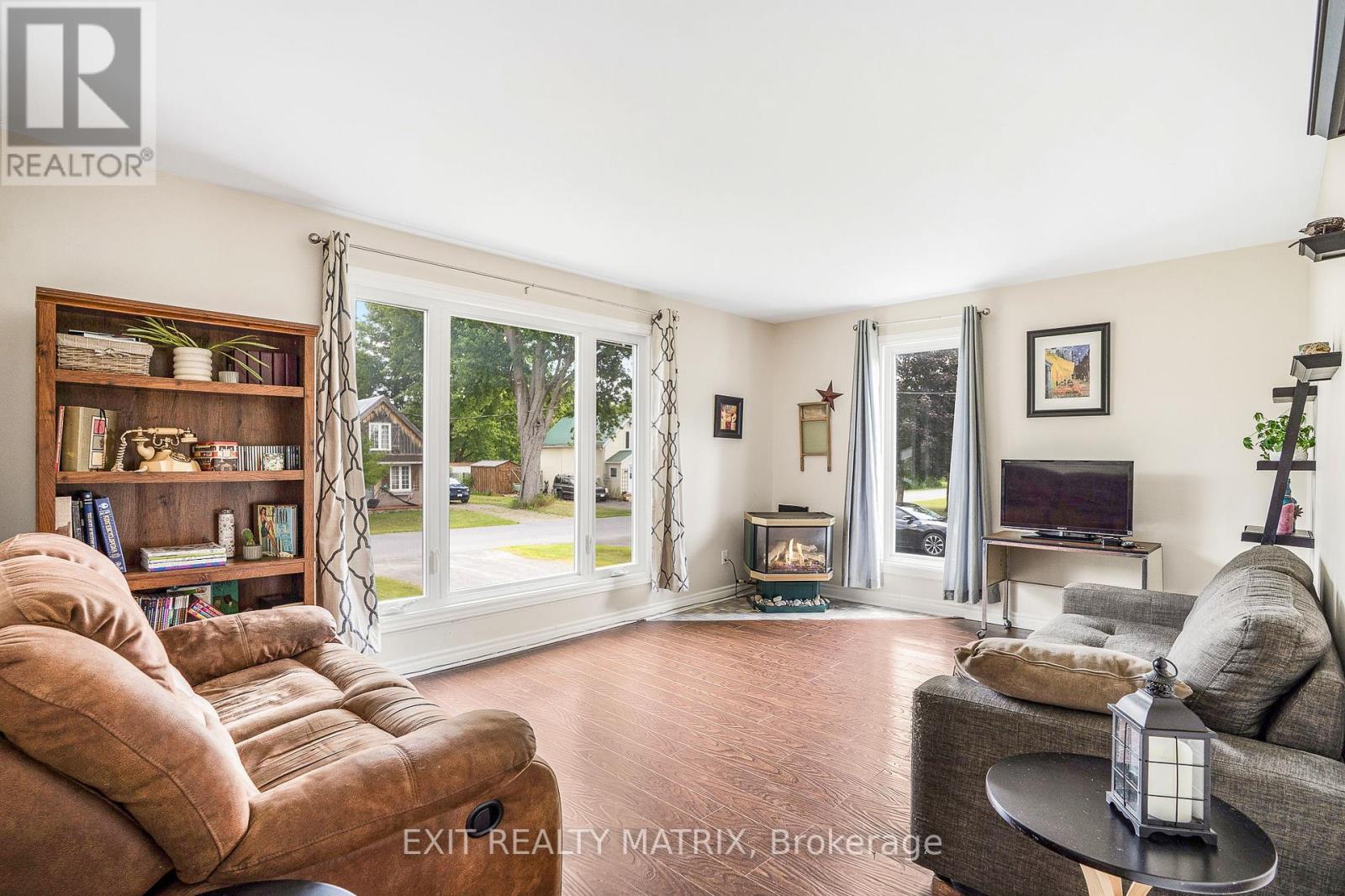 17 Casselman Street