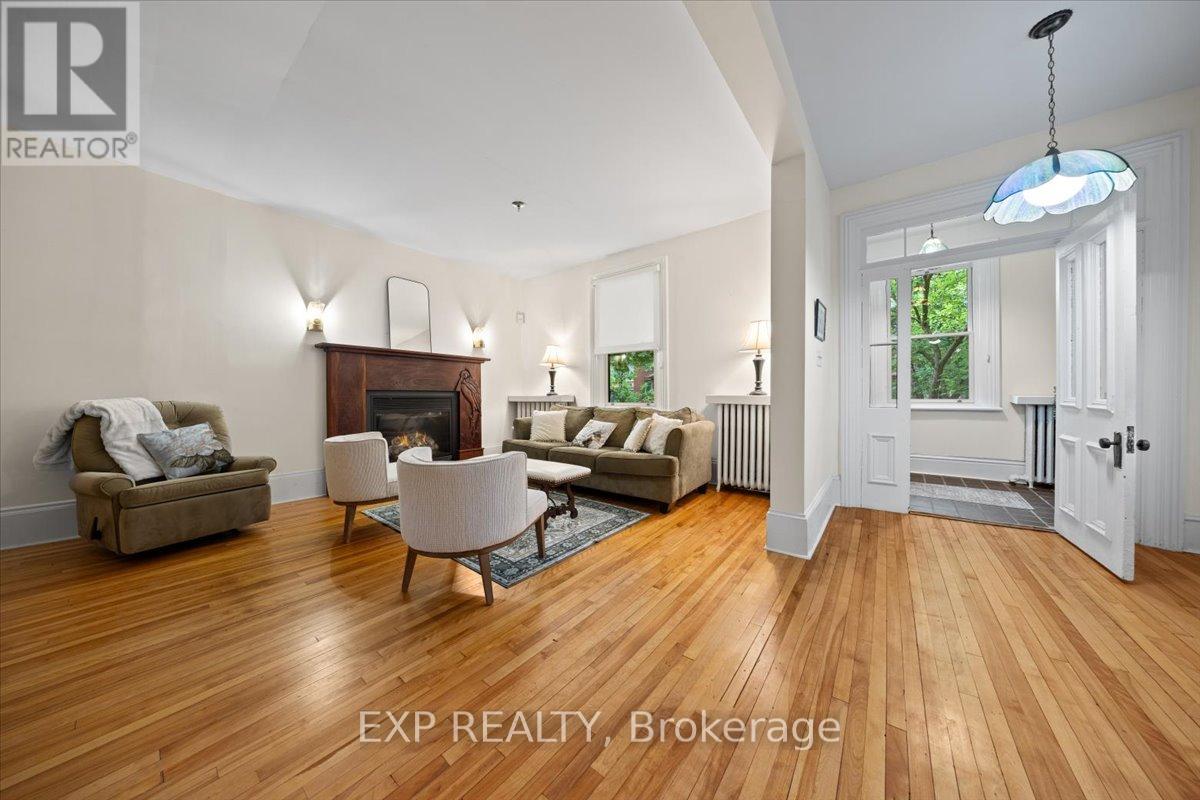 107 Stanley Avenue