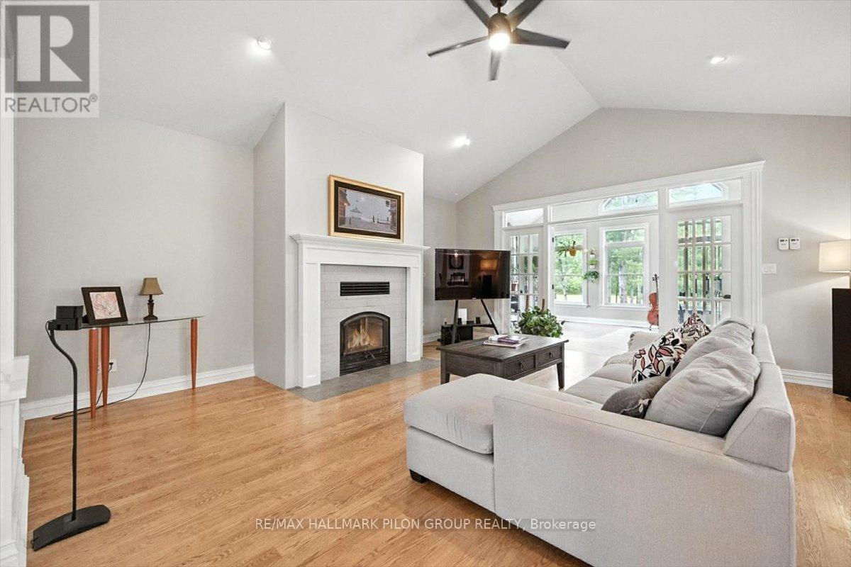 3086 Green Pine Court