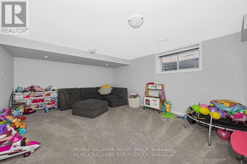 568 Prominence Way
