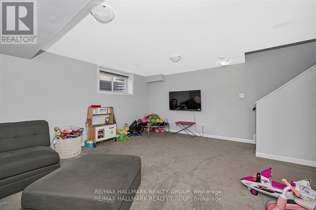 568 Prominence Way