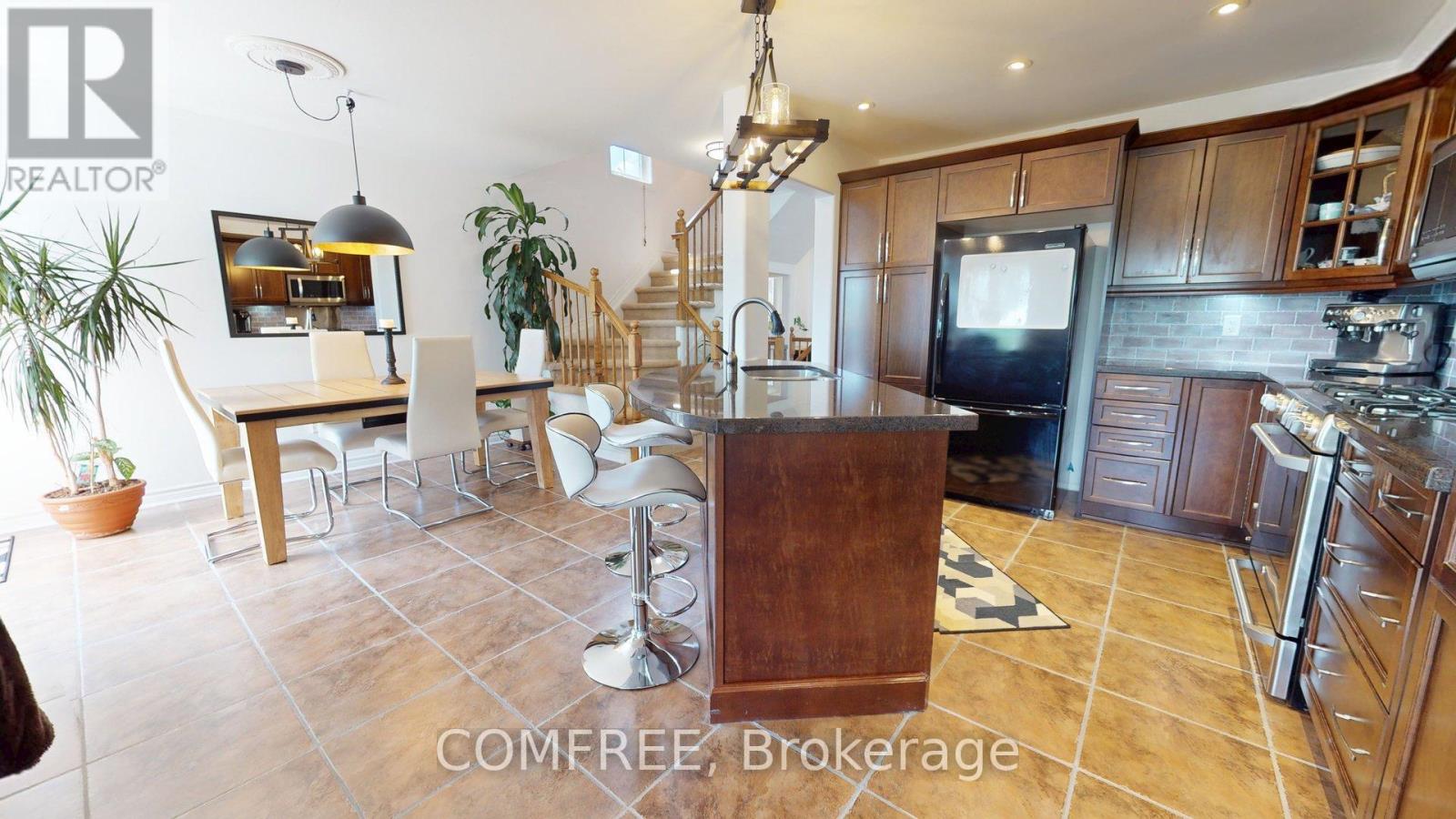 2112 Bergamot Circle