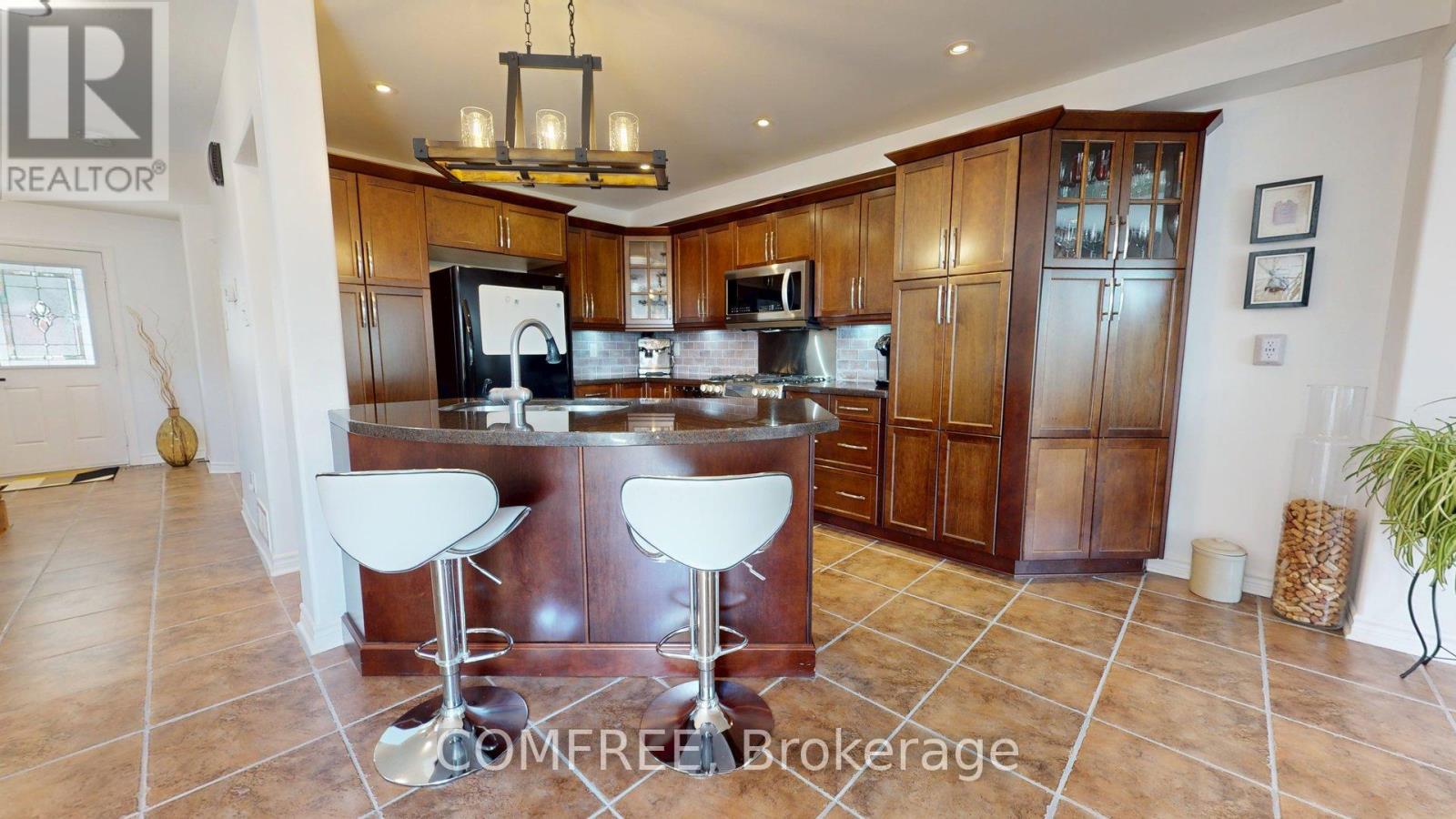 2112 Bergamot Circle