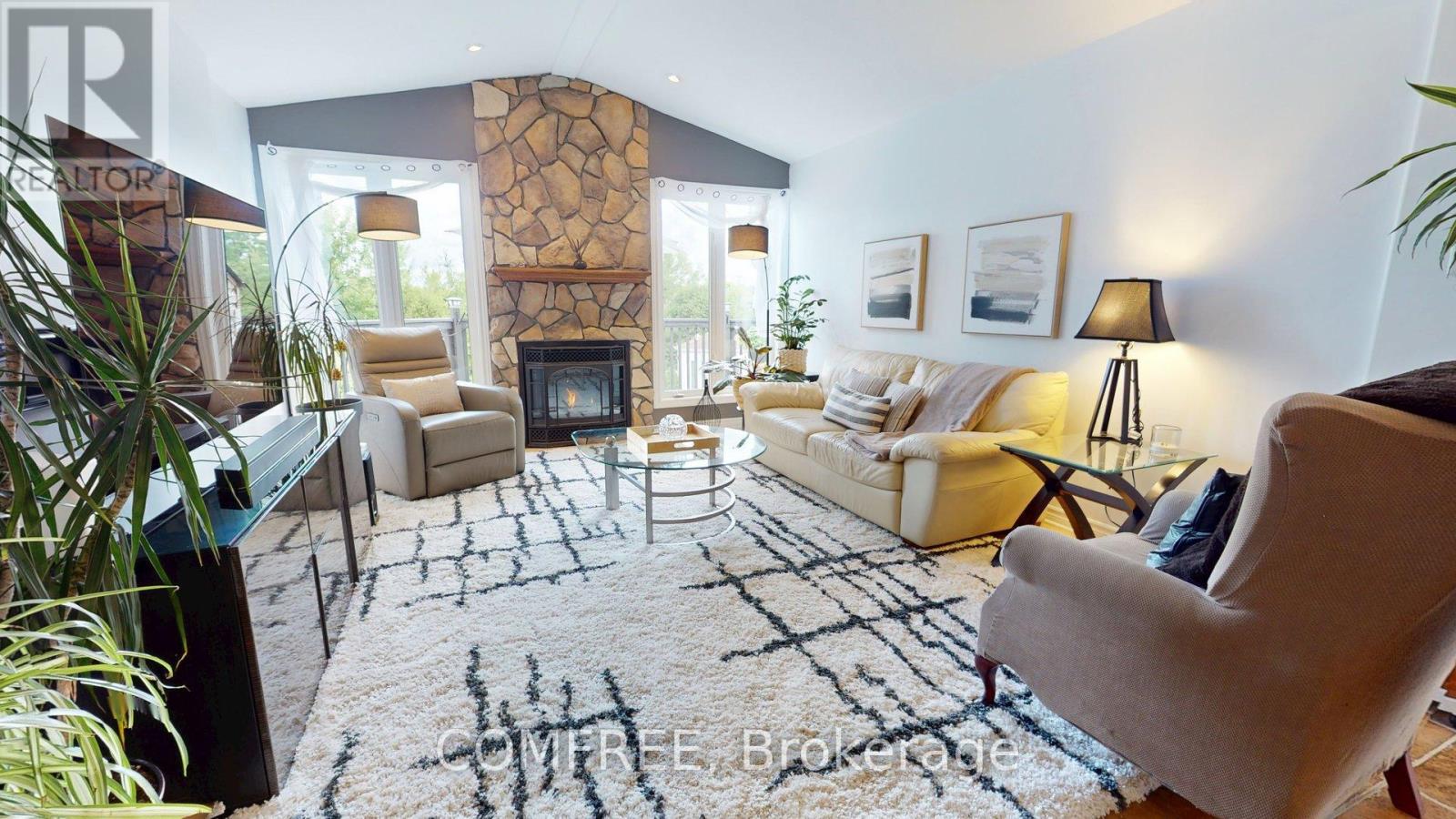 2112 Bergamot Circle