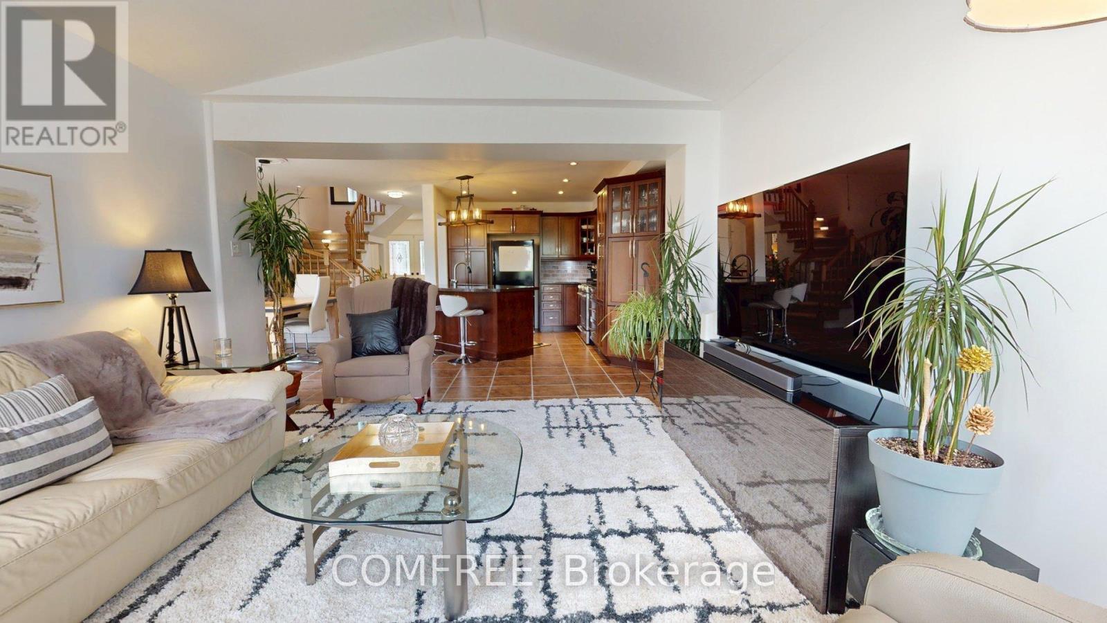2112 Bergamot Circle