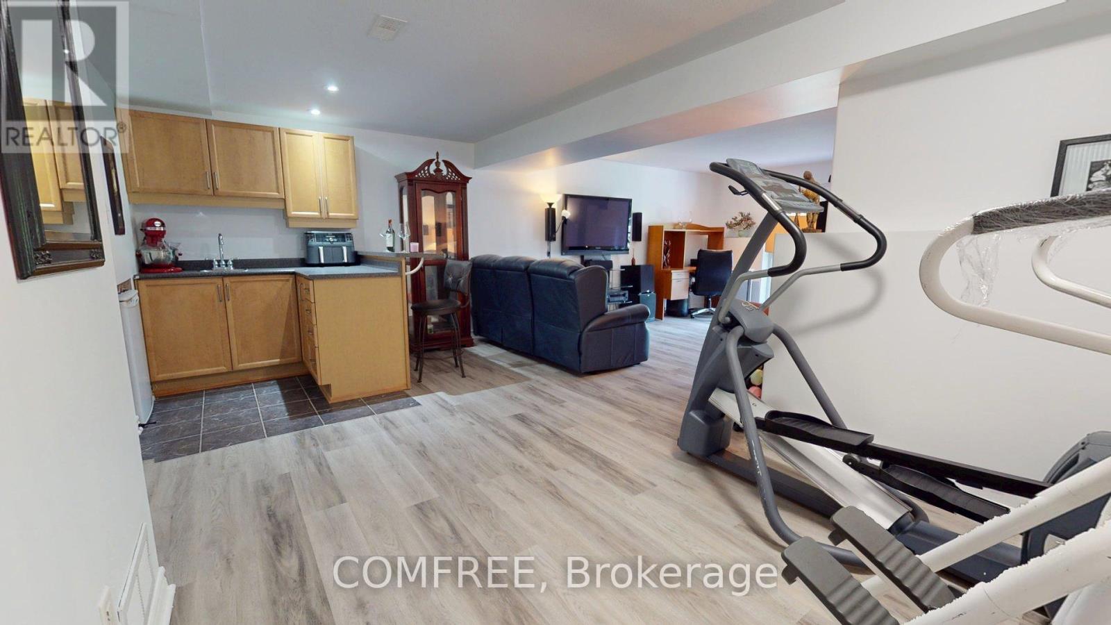 2112 Bergamot Circle