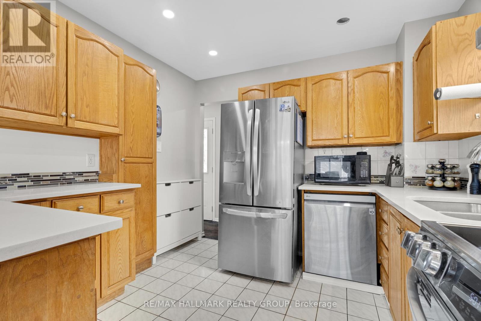 32 Brando Crescent