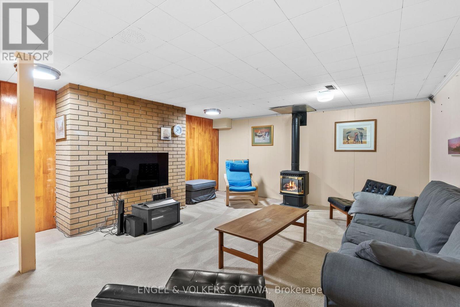 941 Cromwell Drive