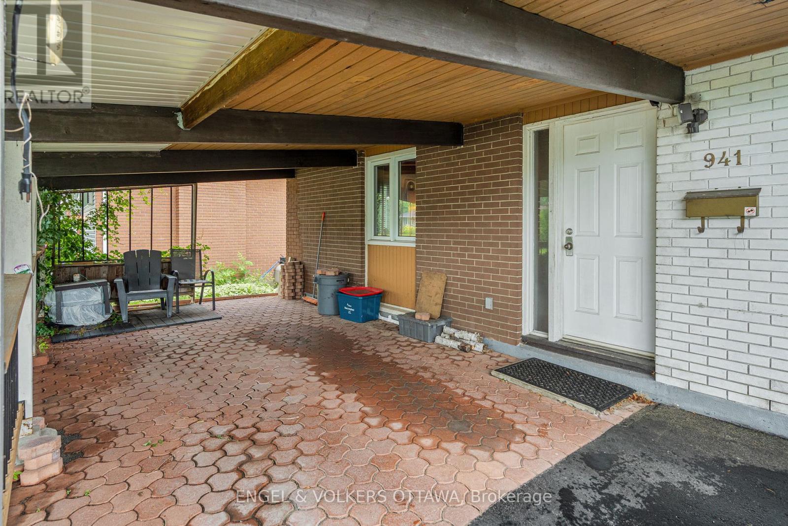 941 Cromwell Drive