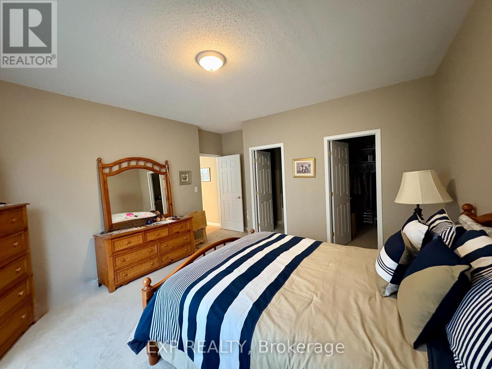 652 Country Trail Private