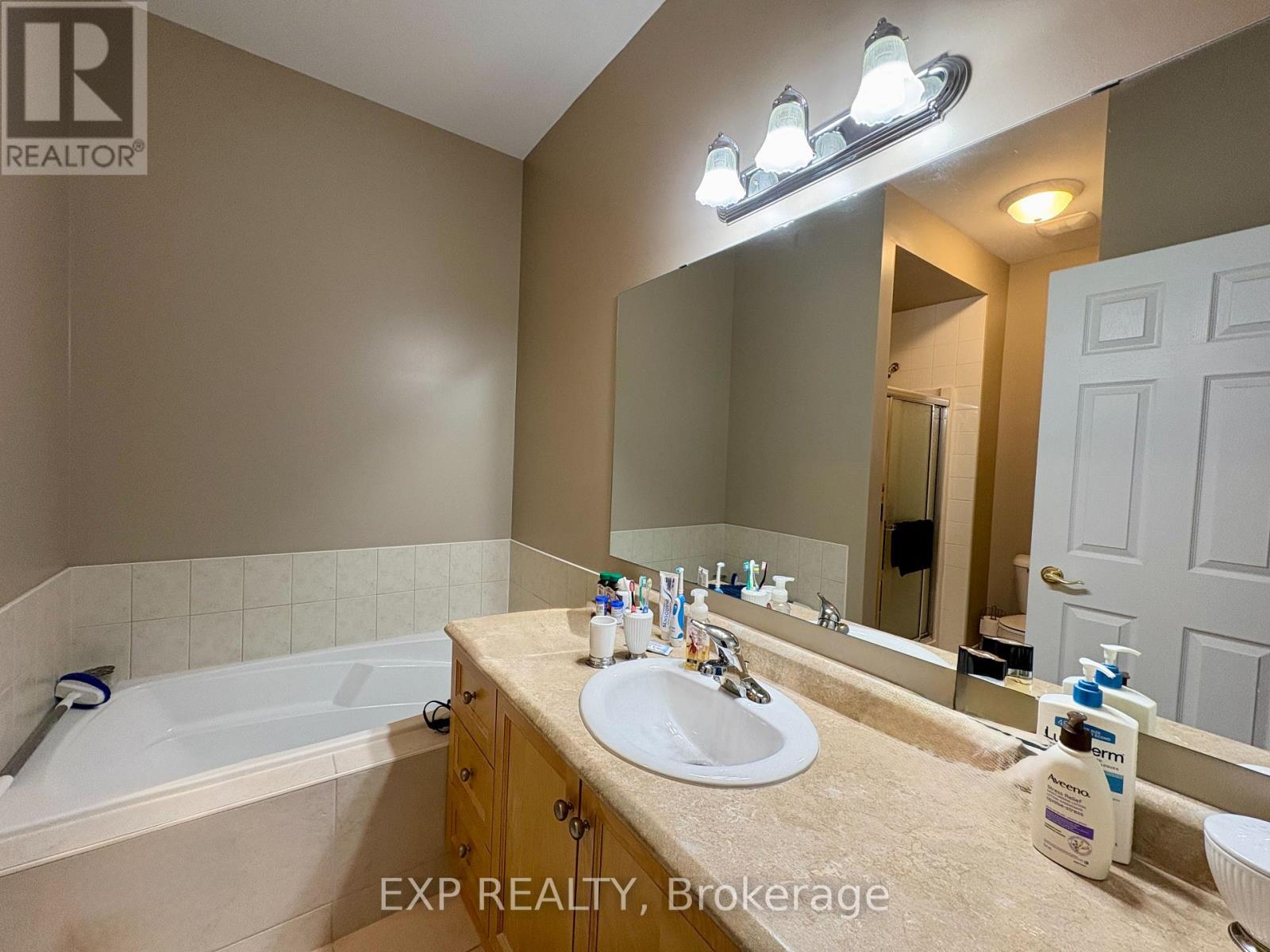 652 Country Trail Private