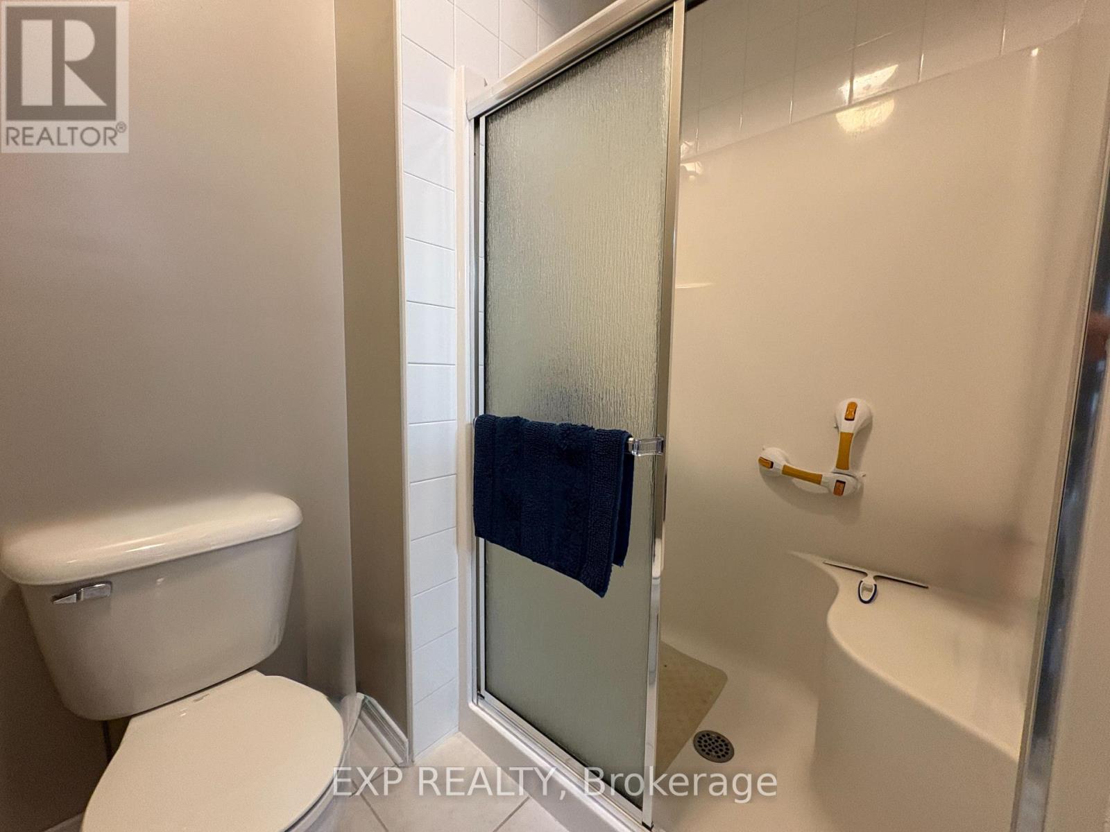 652 Country Trail Private