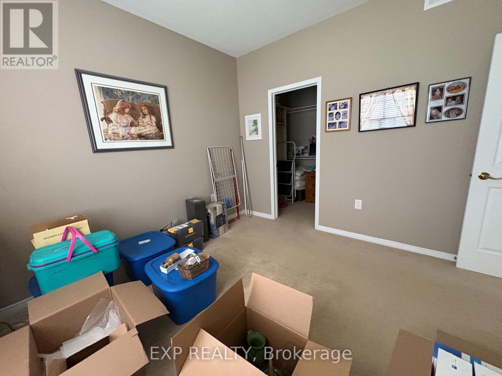 652 Country Trail Private