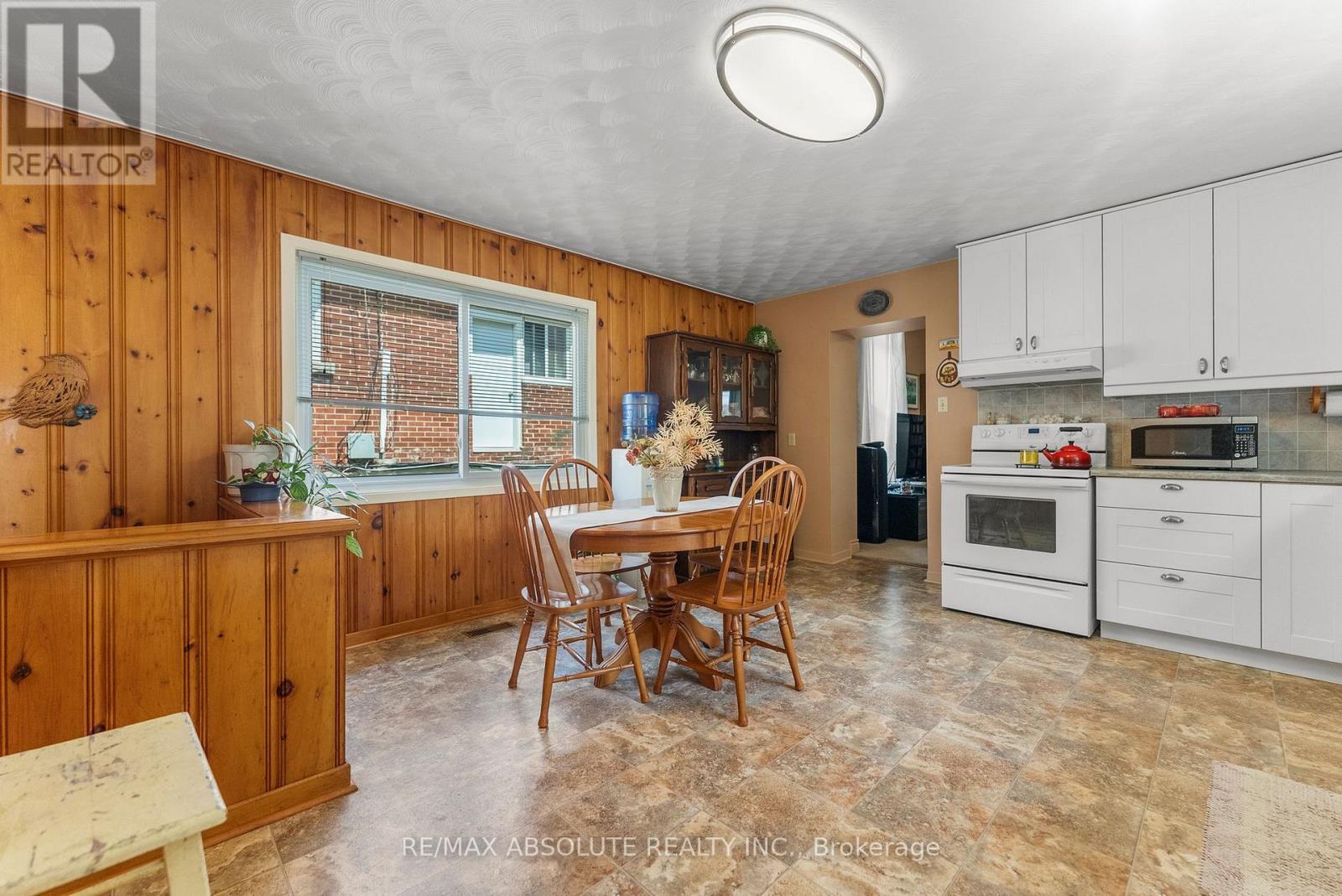 8 River Road