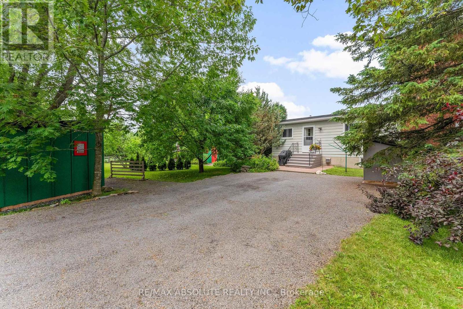 8 River Road