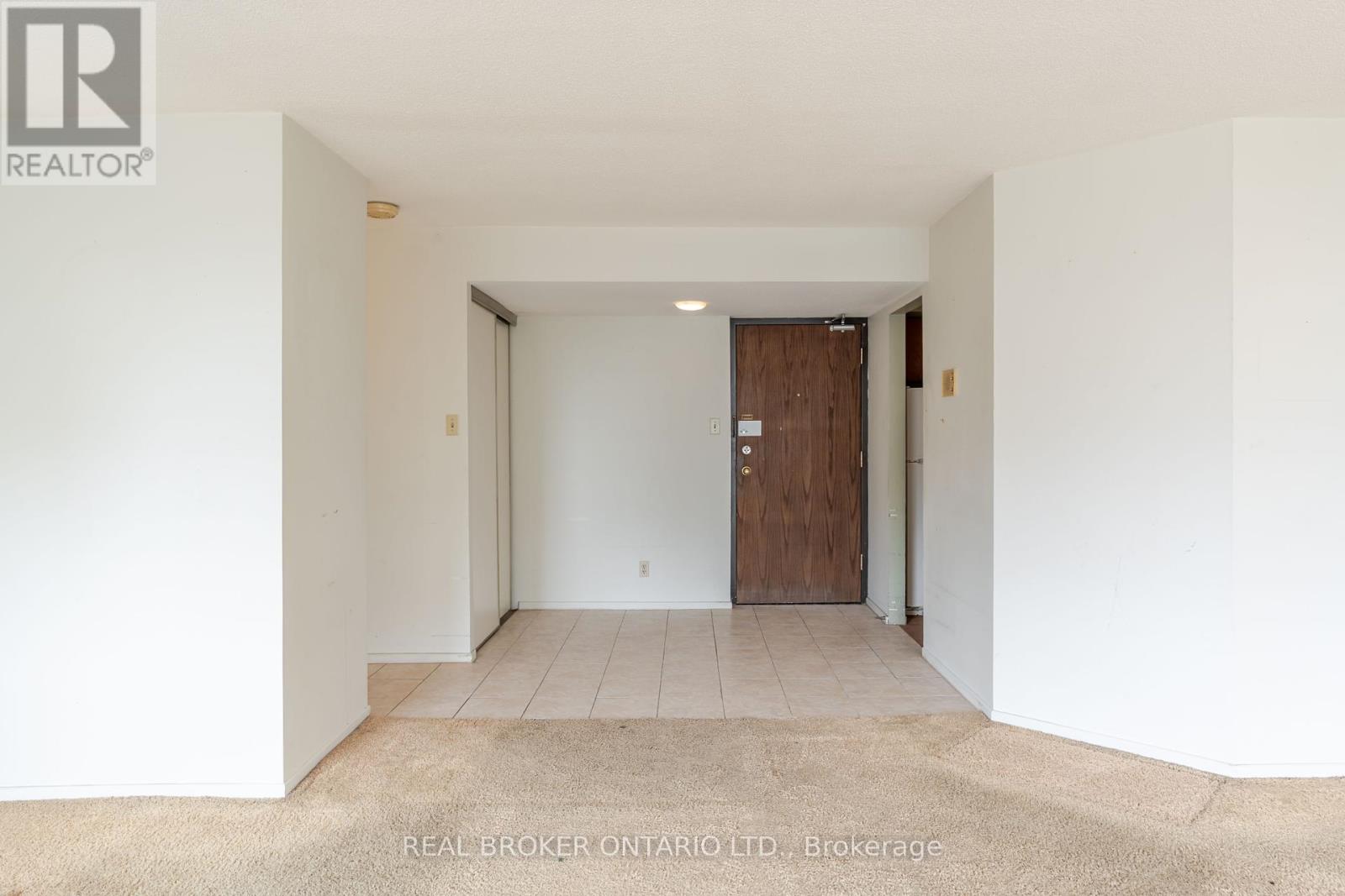 1402 - 151 Bay Street