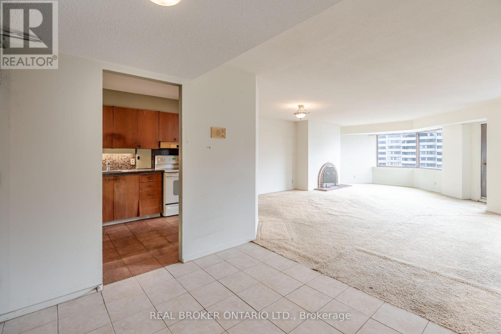 1402 - 151 Bay Street