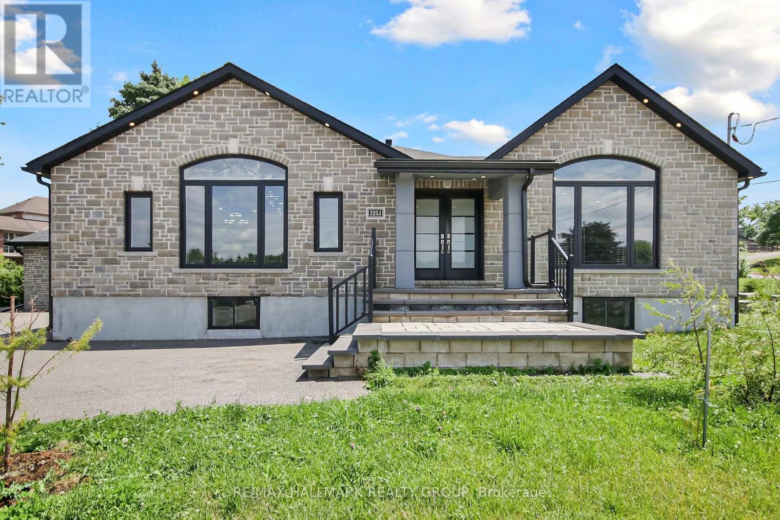 3253 Riverside Drive