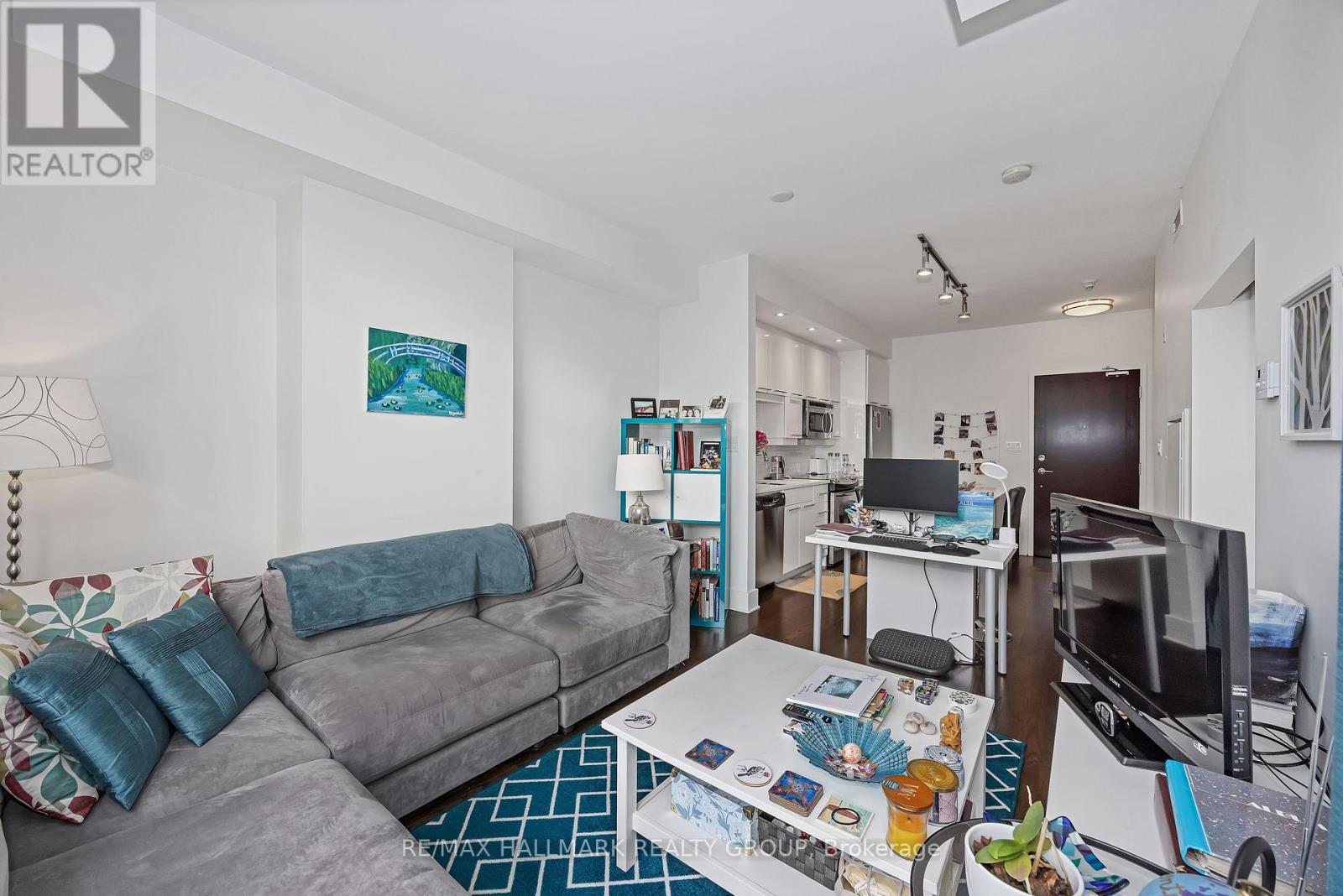 308 - 101 Richmond Road