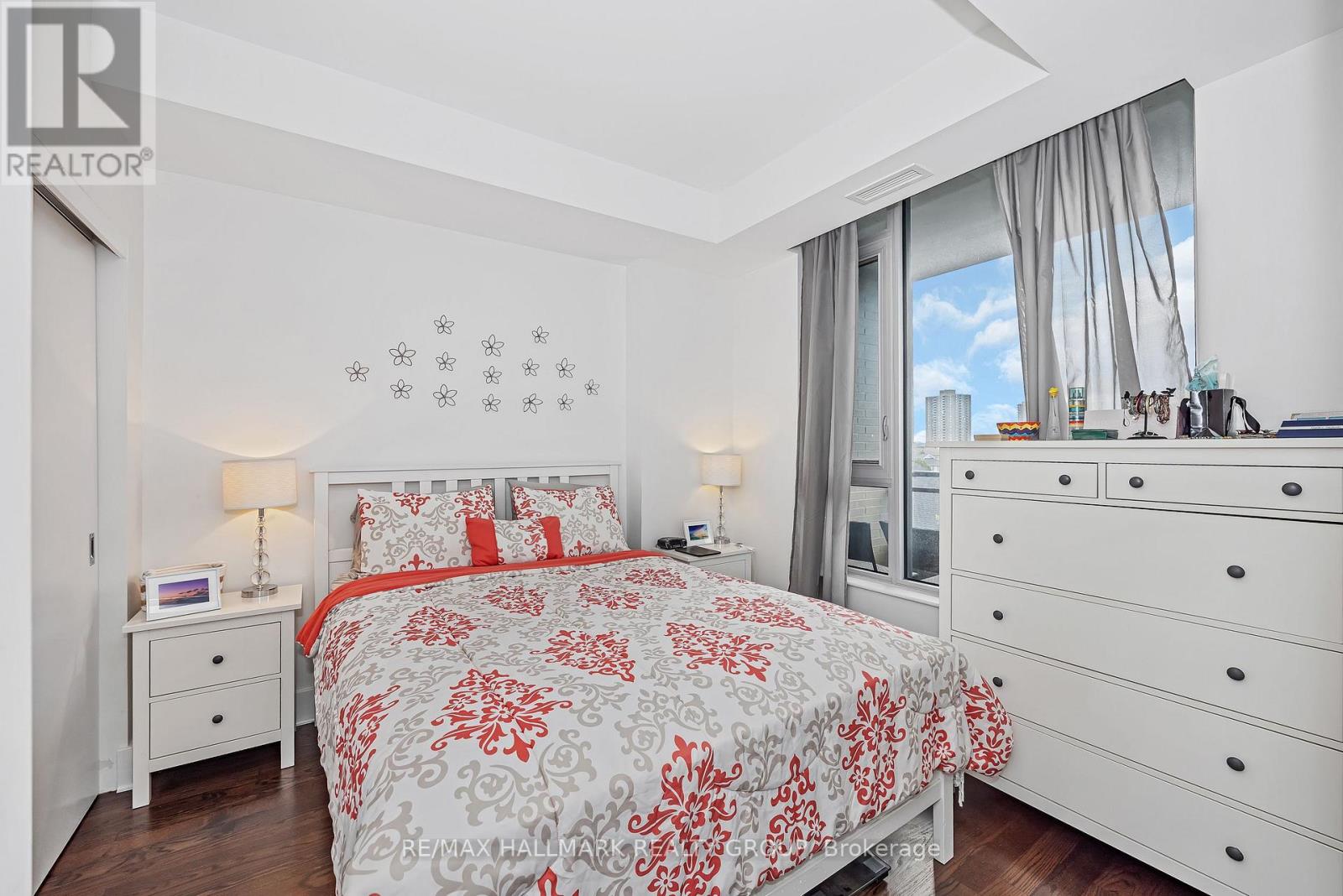 308 - 101 Richmond Road
