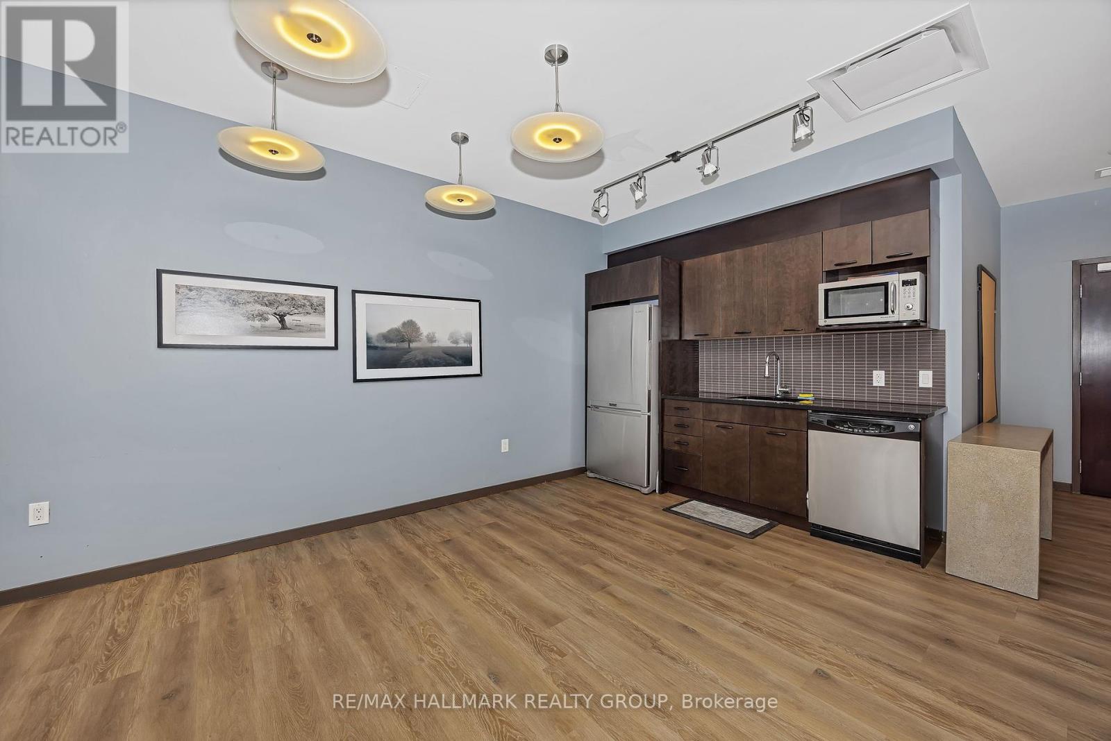 308 - 101 Richmond Road