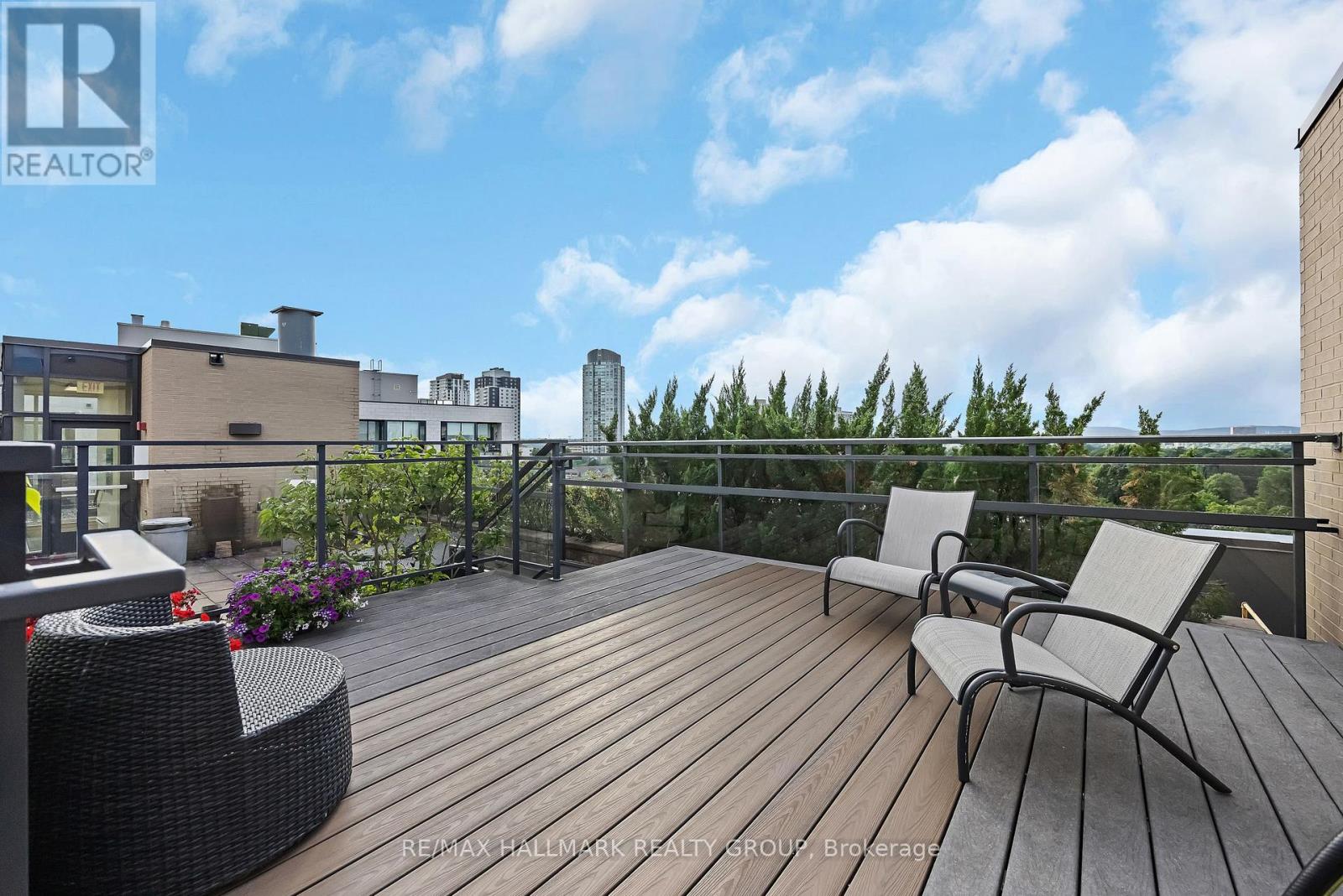 308 - 101 Richmond Road