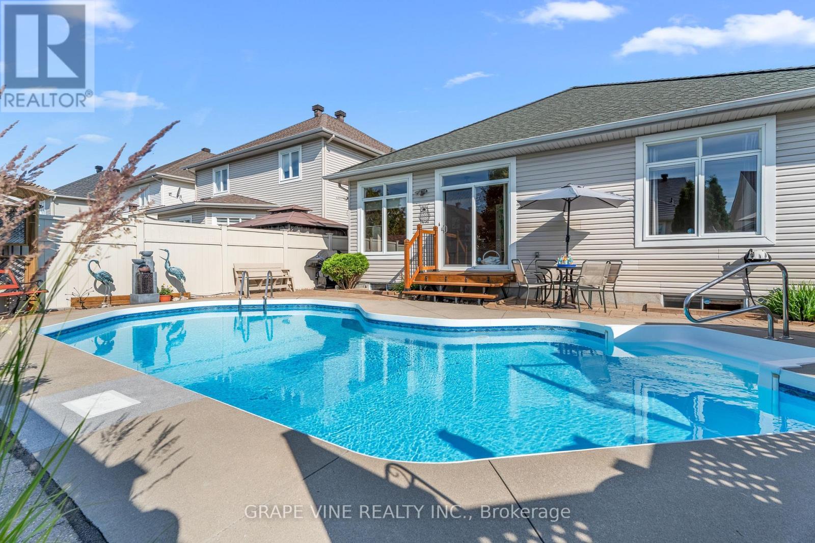 865 Markwick Crescent