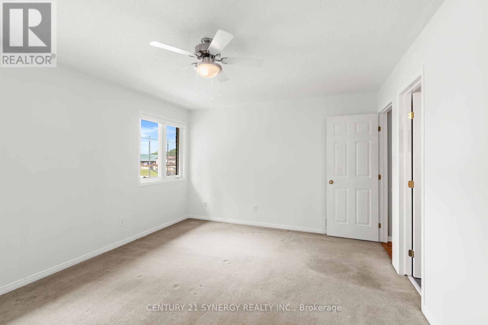 54 Dr Gordon Crescent