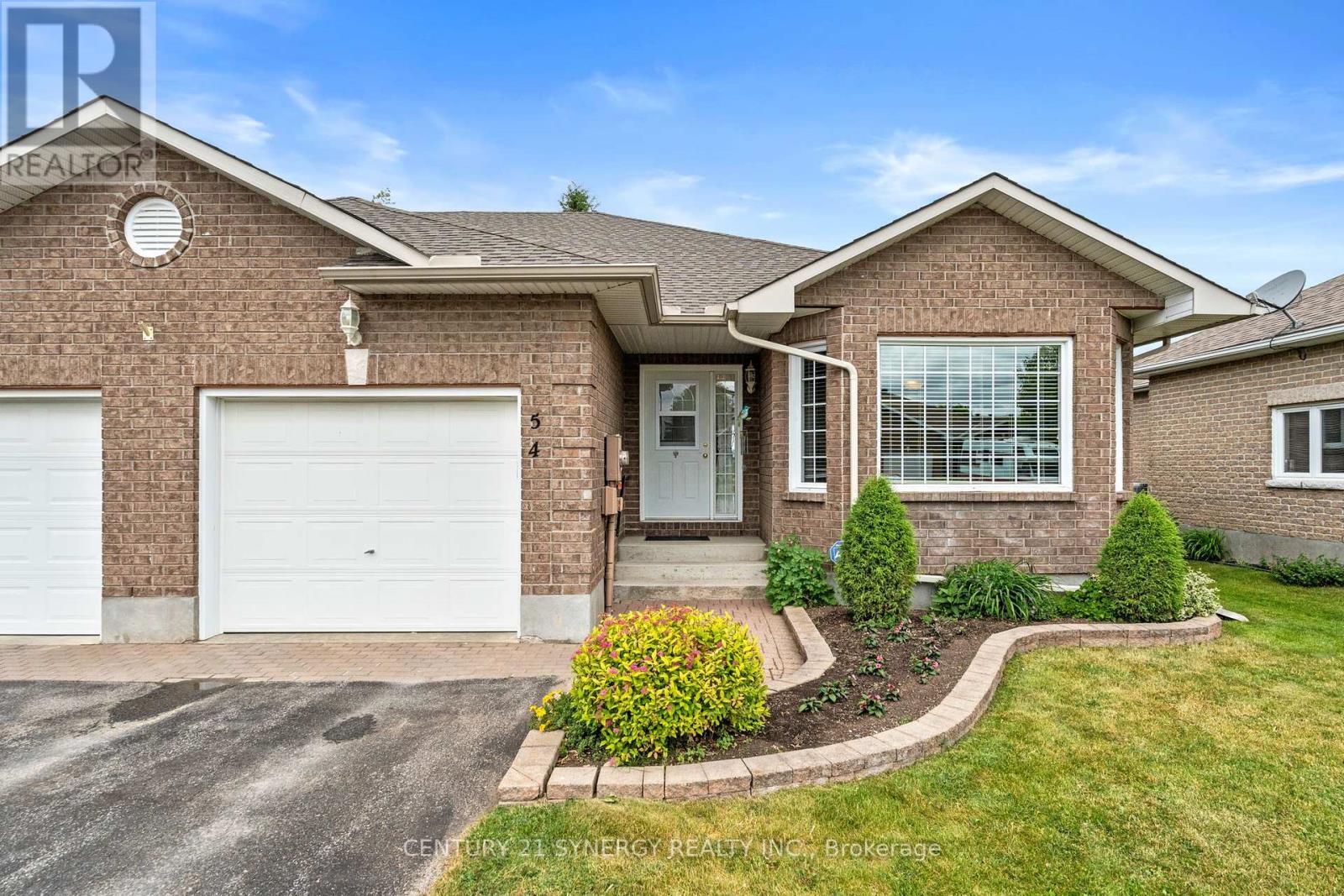 54 Dr Gordon Crescent