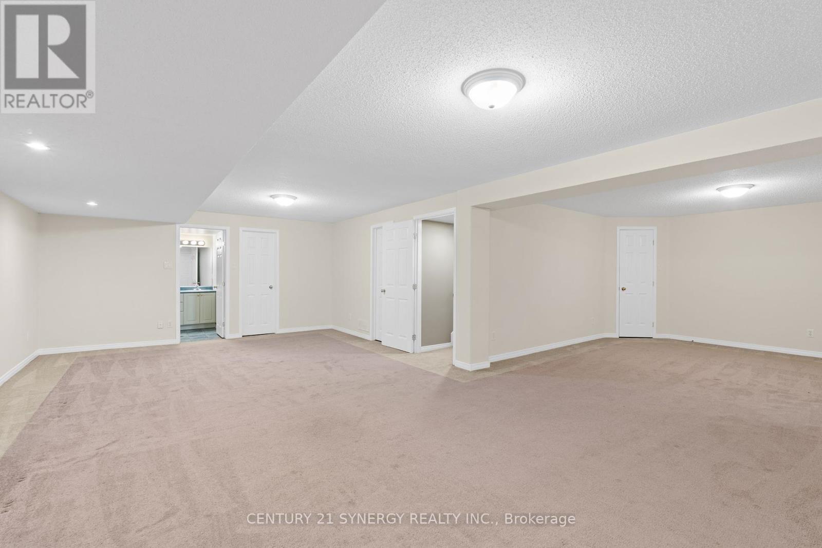 54 Dr Gordon Crescent