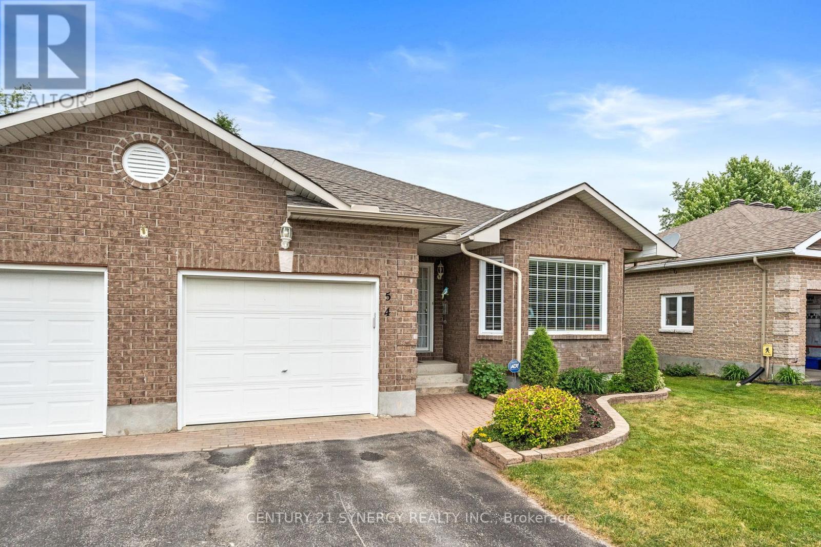 54 Dr Gordon Crescent